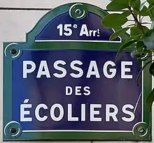 Voir la plaque.