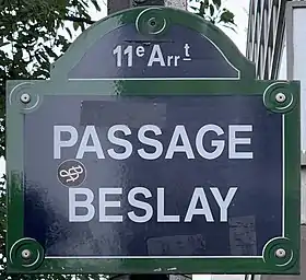 Voir la plaque.