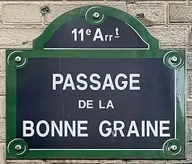 Voir la plaque.