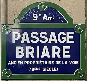 Voir la plaque.