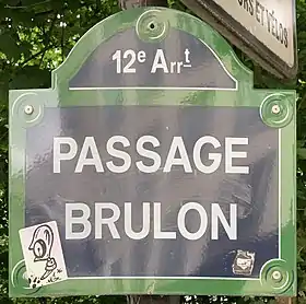 Voir la plaque.