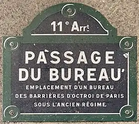 Voir la plaque.