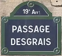 Voir la plaque.