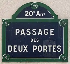 Voir la plaque.