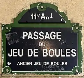 Voir la plaque.