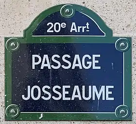 Voir la plaque.