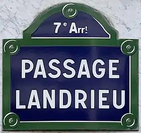 Voir la plaque.