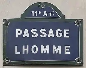 Voir la plaque.