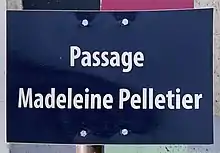 Voir la plaque.