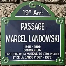 Voir la plaque.