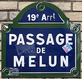 Voir la plaque.