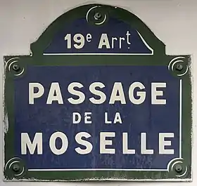 Voir la plaque.