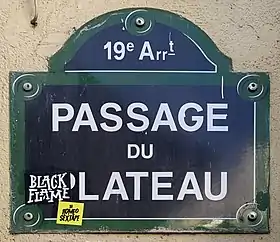 Voir la plaque.