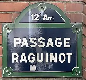 Voir la plaque.