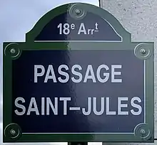 Voir la plaque.