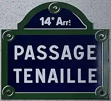 Voir la plaque.