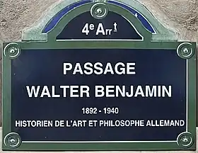 Voir la plaque.