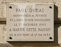 No 84 : plaque en hommage à Paul Dukas.