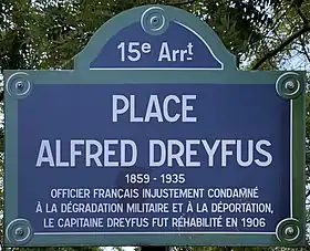 Voir la plaque.