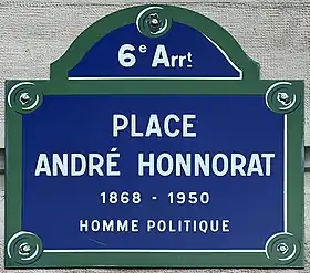 Voir la plaque.