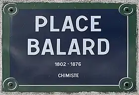 Voir la plaque.