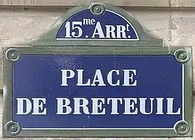 Voir la plaque.