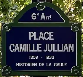 Voir la plaque.