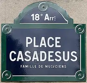 Voir la plaque.