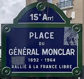 Voir la plaque.