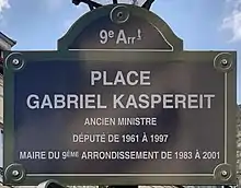 Voir la plaque.