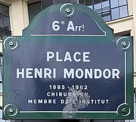 Voir la plaque.