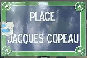 Voir la plaque.