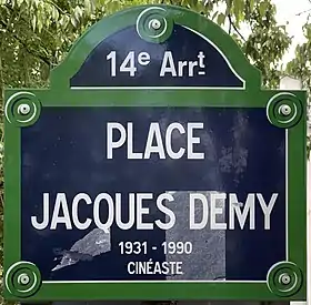 Voir la plaque.