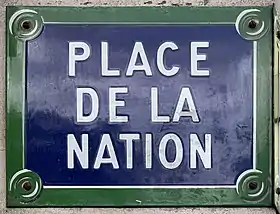 Voir la plaque.