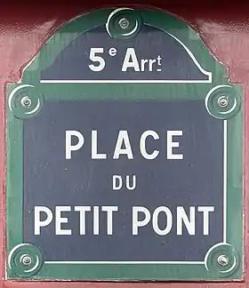 Voir la plaque.