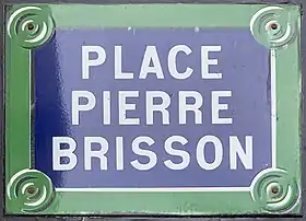 Voir la plaque.