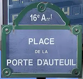 Voir la plaque.