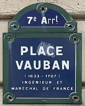 Voir la plaque.