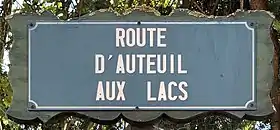 Voir la plaque.