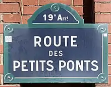 Voir la plaque.