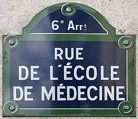 Voir la plaque.