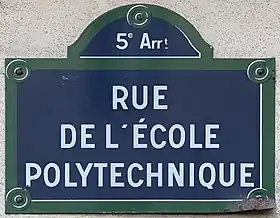 Voir la plaque.