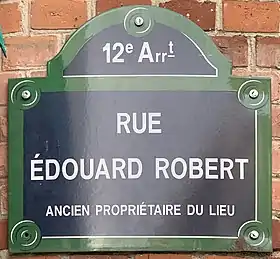 Voir la plaque.