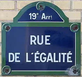 Voir la plaque.