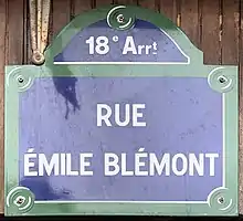 Voir la plaque.