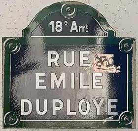 Voir la plaque.