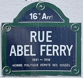 Voir la plaque.