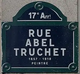 Voir la plaque.