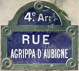 Voir la plaque.