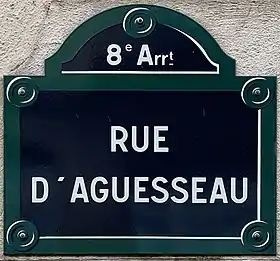 Voir la plaque.